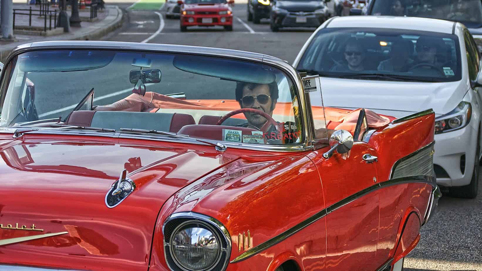 voiture décapotable rouge