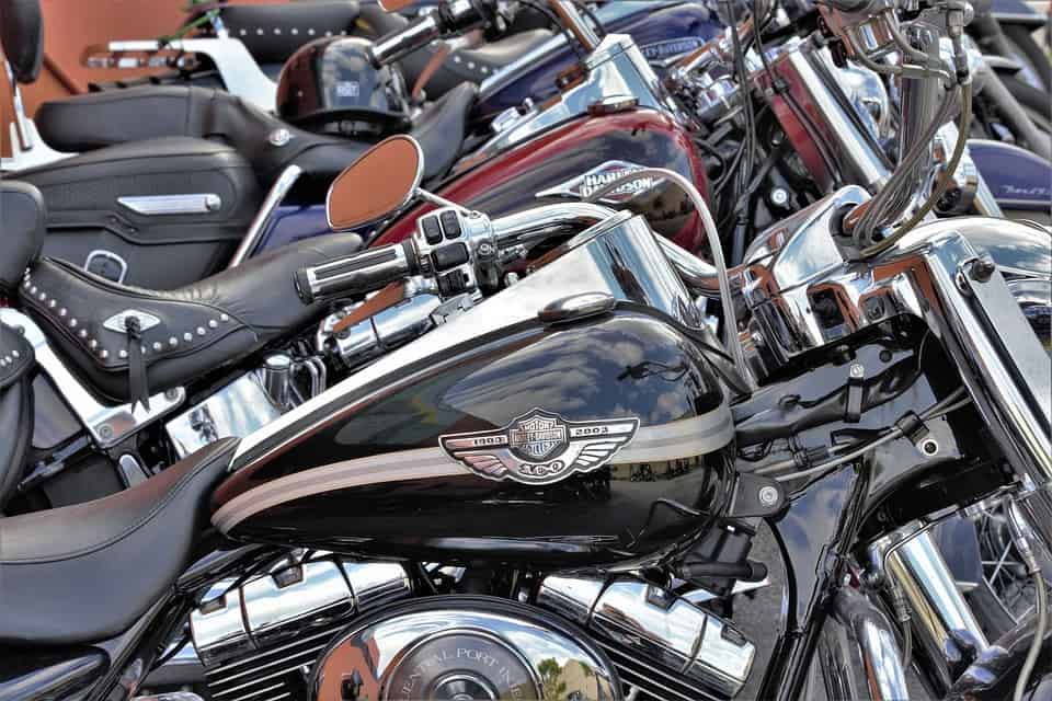 plusieurs motos
