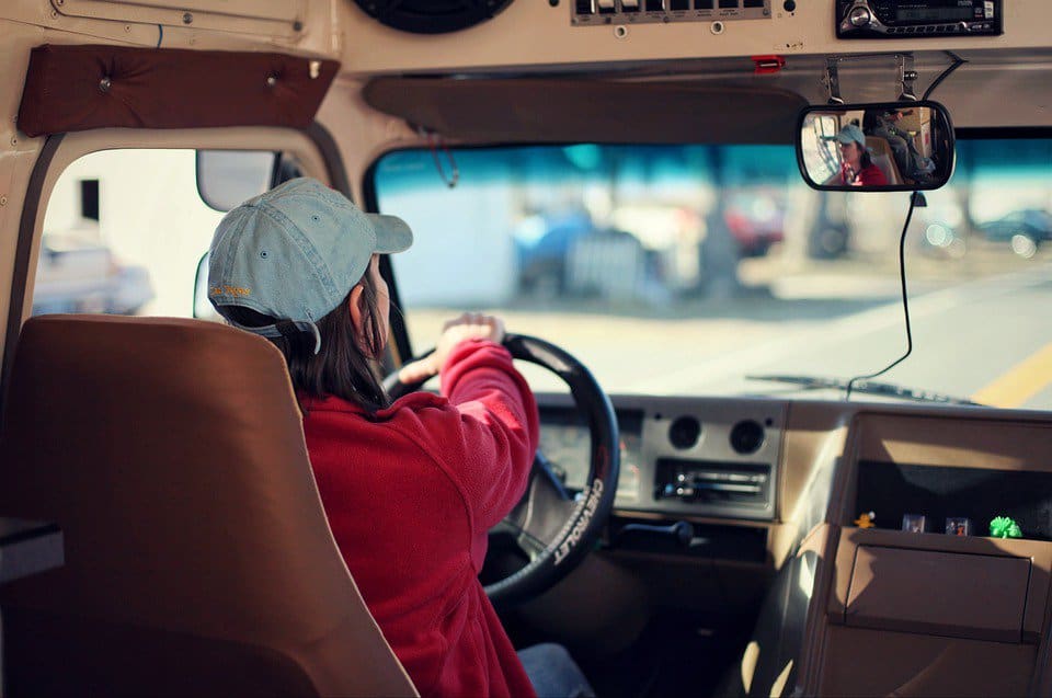 femme au volant